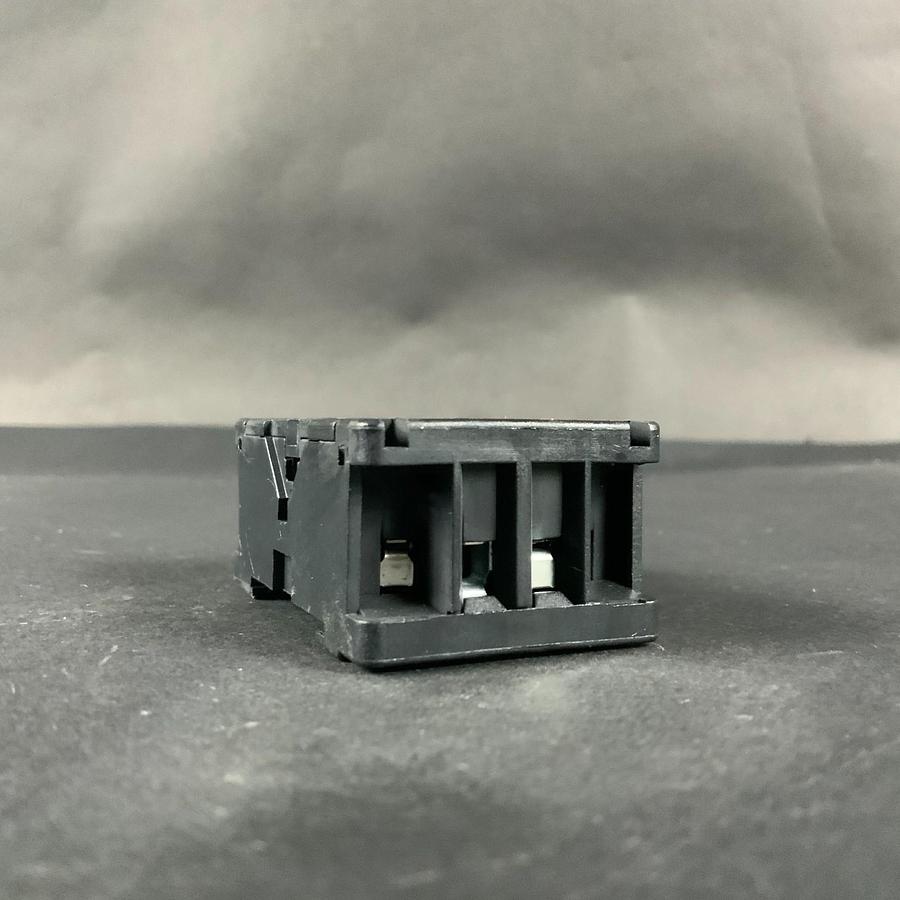Used ALLEN BRADLEY 700-HN100 RELAY SOCKET ($7 OBO)
