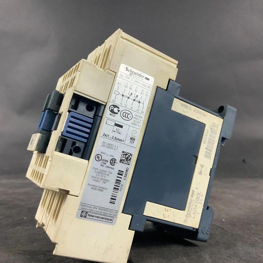 Used SCHNEIDER ELECTRIC CAD323BD CONTROL RELAY ($30 OBO)