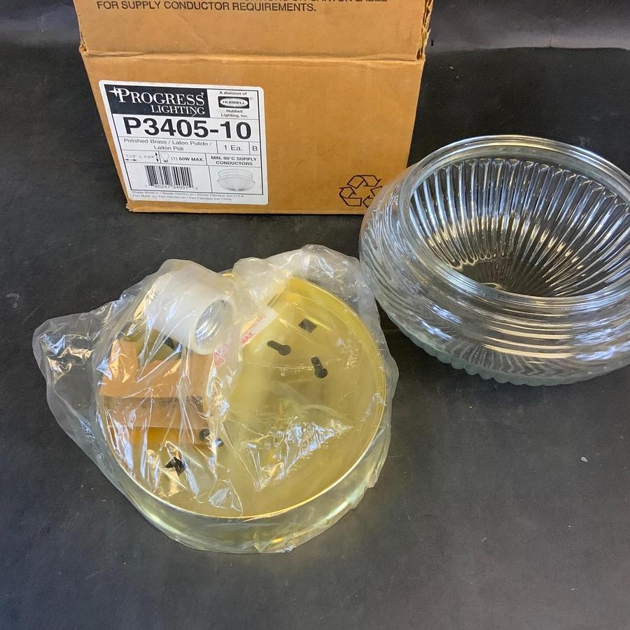 HUBBELL PROGRESS LIGHTING P3405-10 PRISMATIC GLASS BULB FIXTURE ($20 OBO)