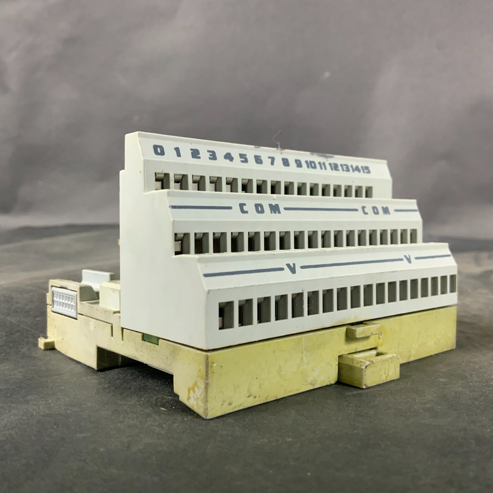 Used ALLEN BRADLEY 1794-TB3 SER A FLEX TERMINAL BASE ($35 OBO)