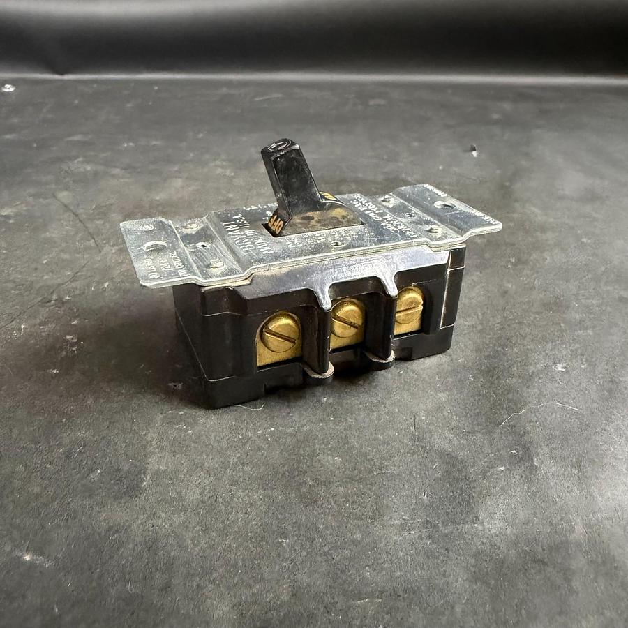 Used BRYANT 30003 MANUAL STARTER SWITCH ($25 OBO)