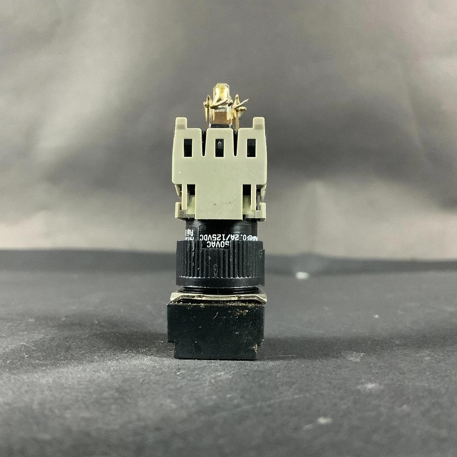 Used FUJI ELECTRIC AH165-TL PUSHBUTTON ($25 OBO)