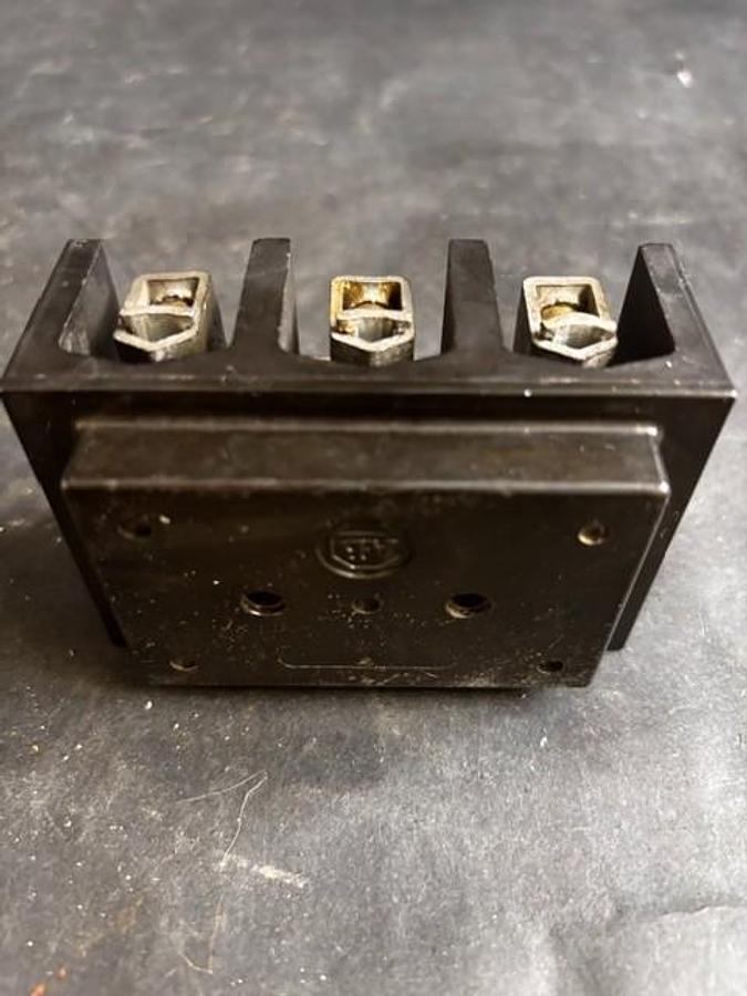 Used ALLEN BRADLEY F-15376 TERMINAL BLOCK ($12 OBO)
