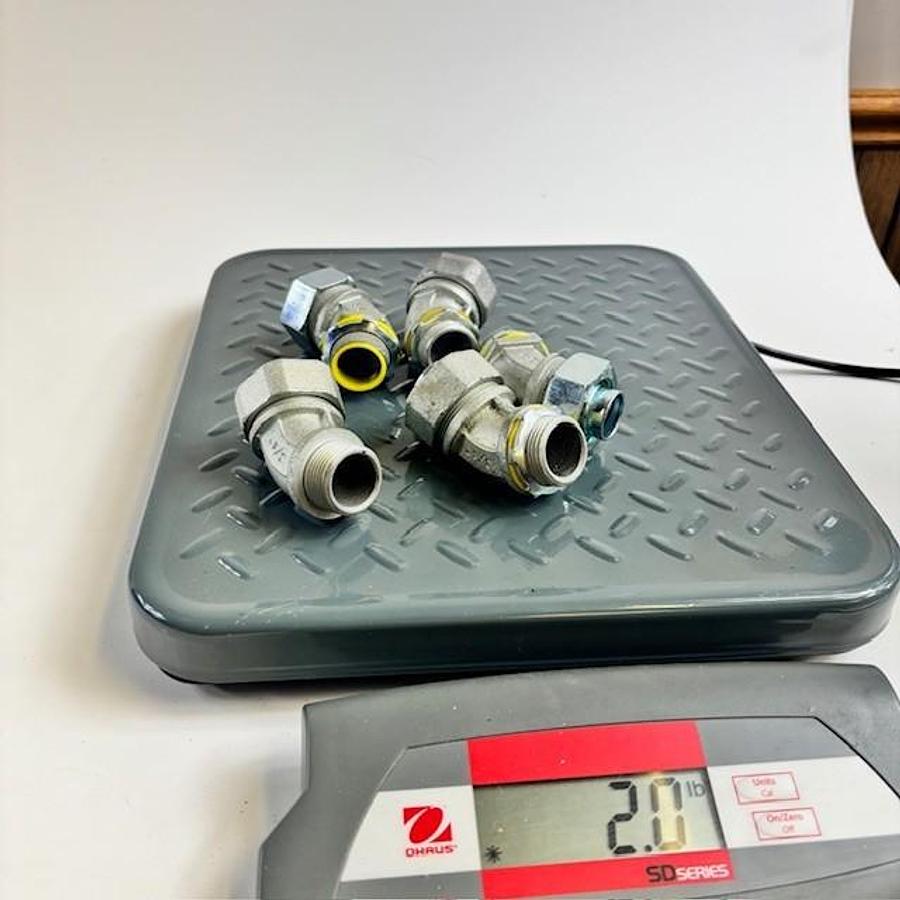HUBBELL 3/4" 45 DEGREE LIQUID-TIGHT CONNECTORS - LOT OF 5
