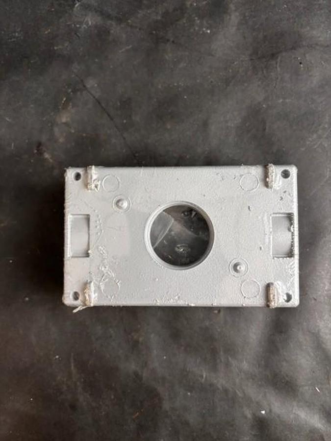 Used THOMAS & BETTS STEEL CITY T100 WEATHERPROOF ELECTRICAL BOX ($12 OBO)