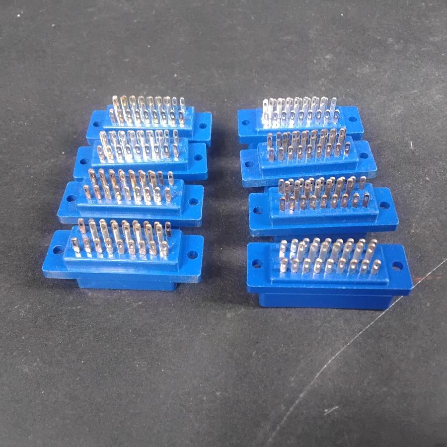 Used HONDA MR-25F FEMALE CONNECTORS - GROUP OF 8 ($9 OBO)