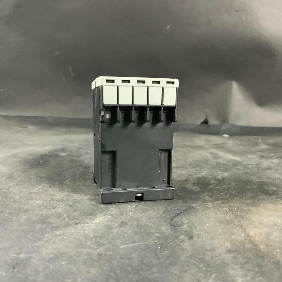 Used SIEMENS 3RT1016-2BB42 CONTACTOR ($25 OBO)