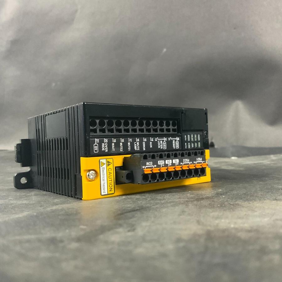Used KEYENCE GL-T11R SAFETY RELAY TERMINAL ($60 OBO)