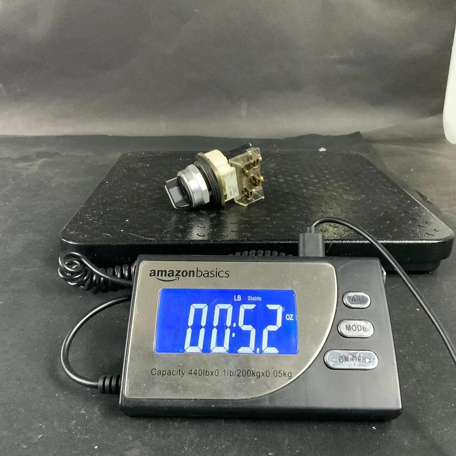 Used ALLEN BRADLEY 800T-J2 SELECTOR SWITCH ($20 OBO)