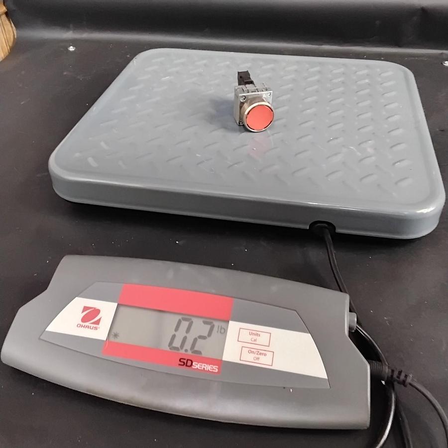 Used SIEMENS 3SB3403-0B ORANGE PUSHBUTTON ($16 OBO)