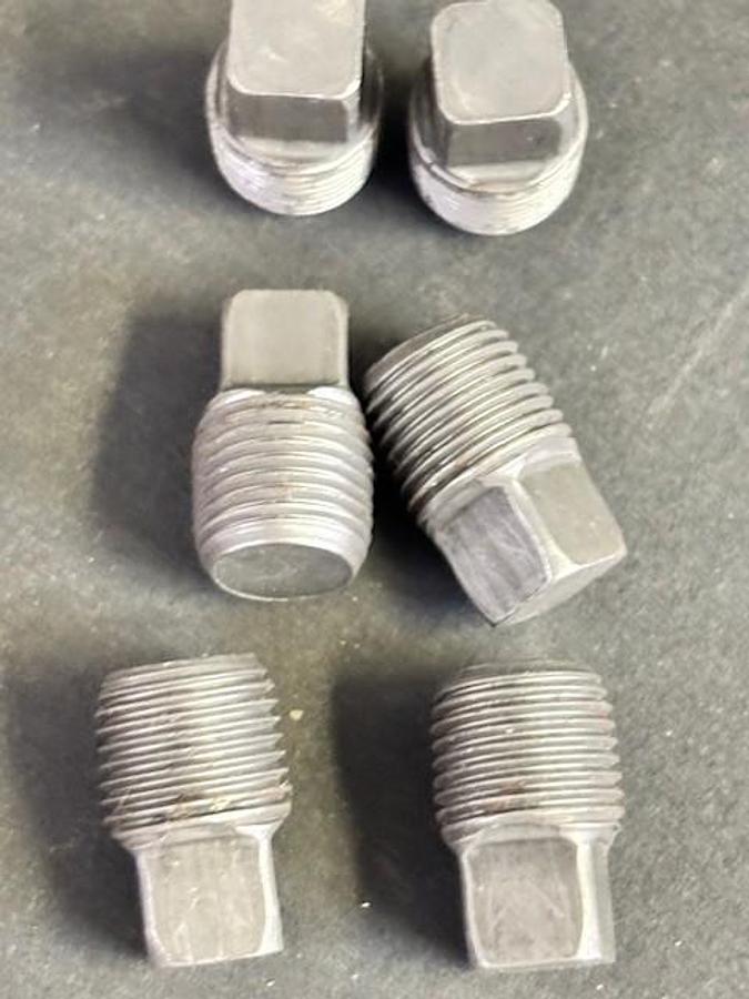 Used ANVIL 1/8" THREADED SQUARE PLUGS 6PCS