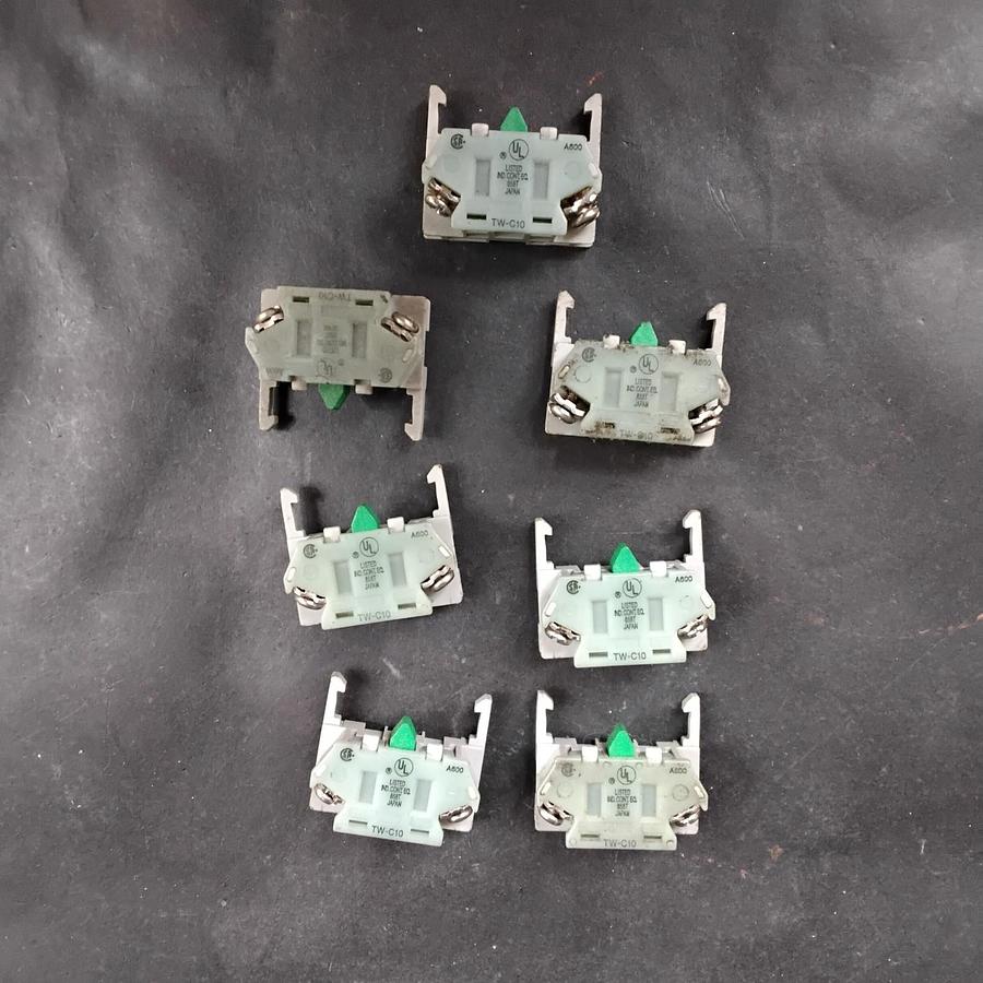 Used IDEC TW-C10 CONTACT BLOCKS - GROUP OF 7 ($14 OBO)