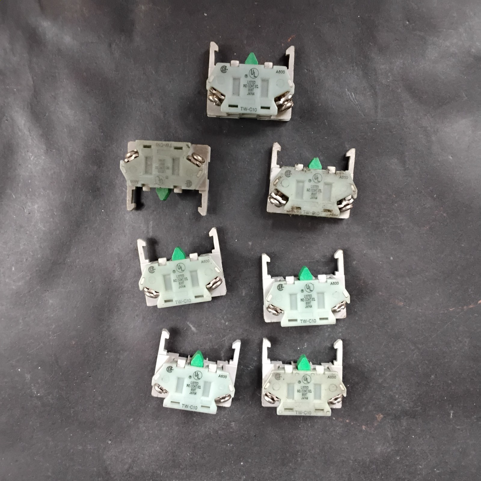 Used IDEC TW-C10 CONTACT BLOCKS - GROUP OF 7 ($14 OBO)