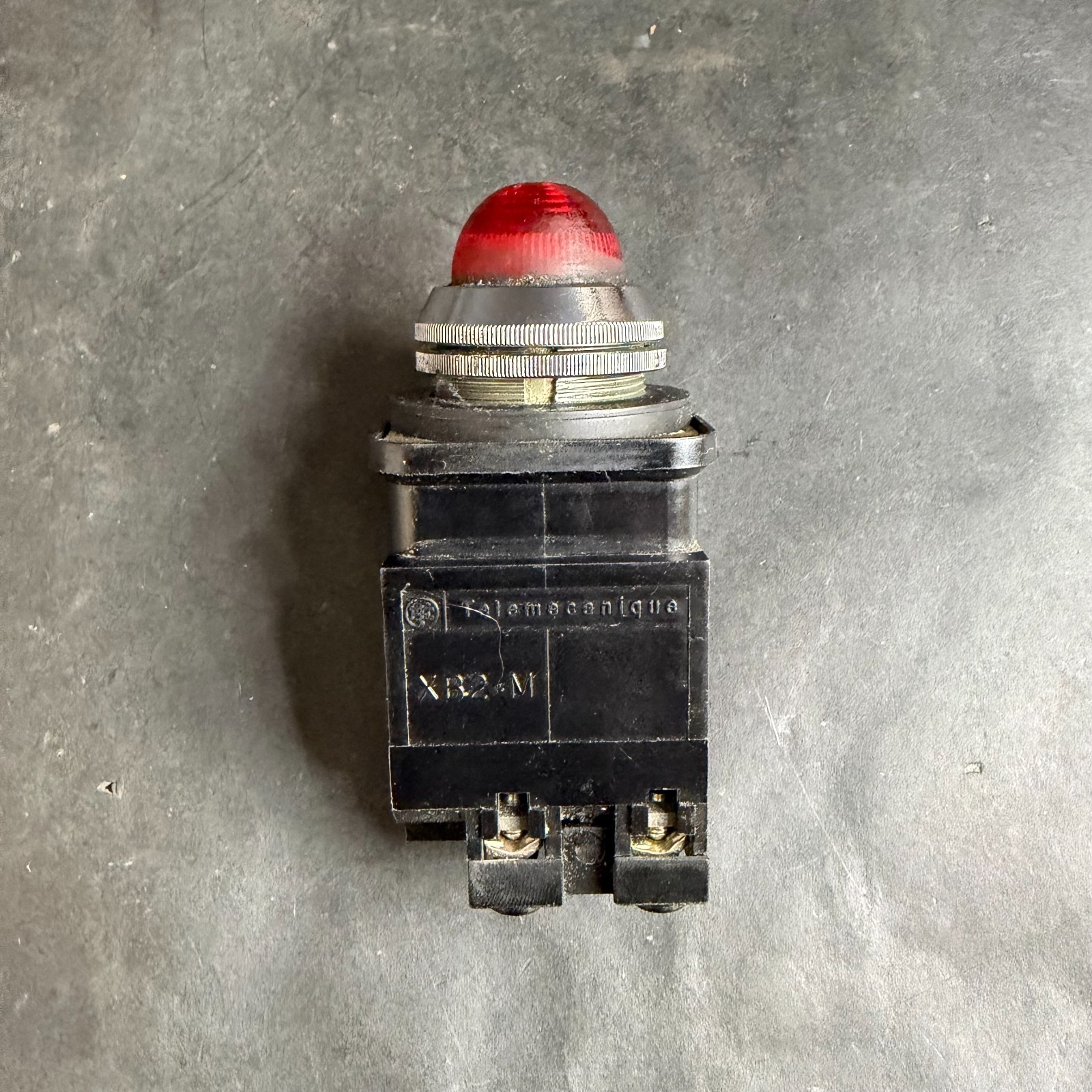 Used TELEMECANIQUE XB2-M RED PILOT LIGHT ($22 OBO)