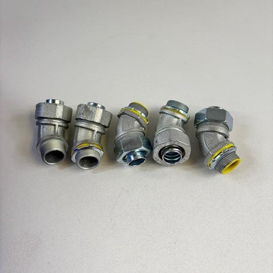 HUBBELL 3/4" 45 DEGREE LIQUID-TIGHT CONNECTORS - LOT OF 5