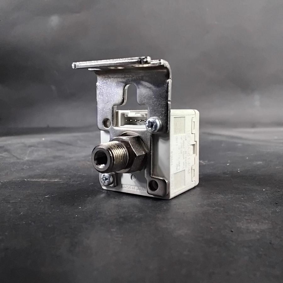 Used SMC ISE30A-01-P-M DIGITAL PRESSURE SWITCH ($35 OBO)