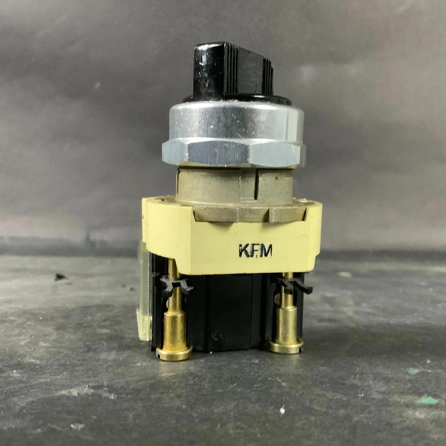 Used ALLEN BRADLEY 800T-H2 SERIES N SELECTOR SWITCH ($25 OBO)