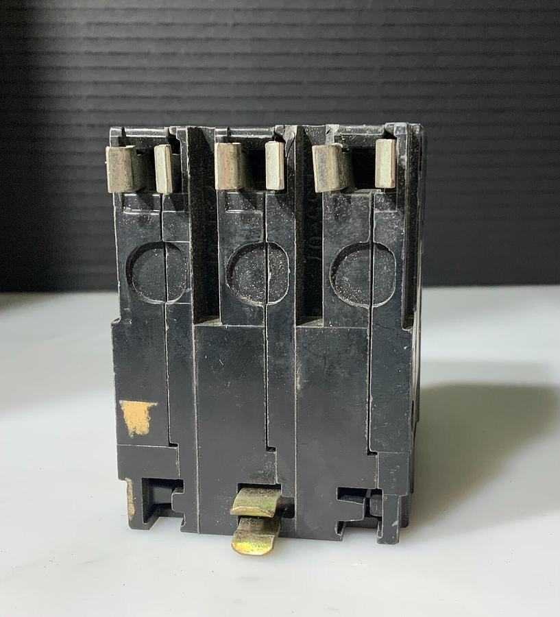 Used SQUARE D Q0315 LL-2945 ($34.99 OBO)