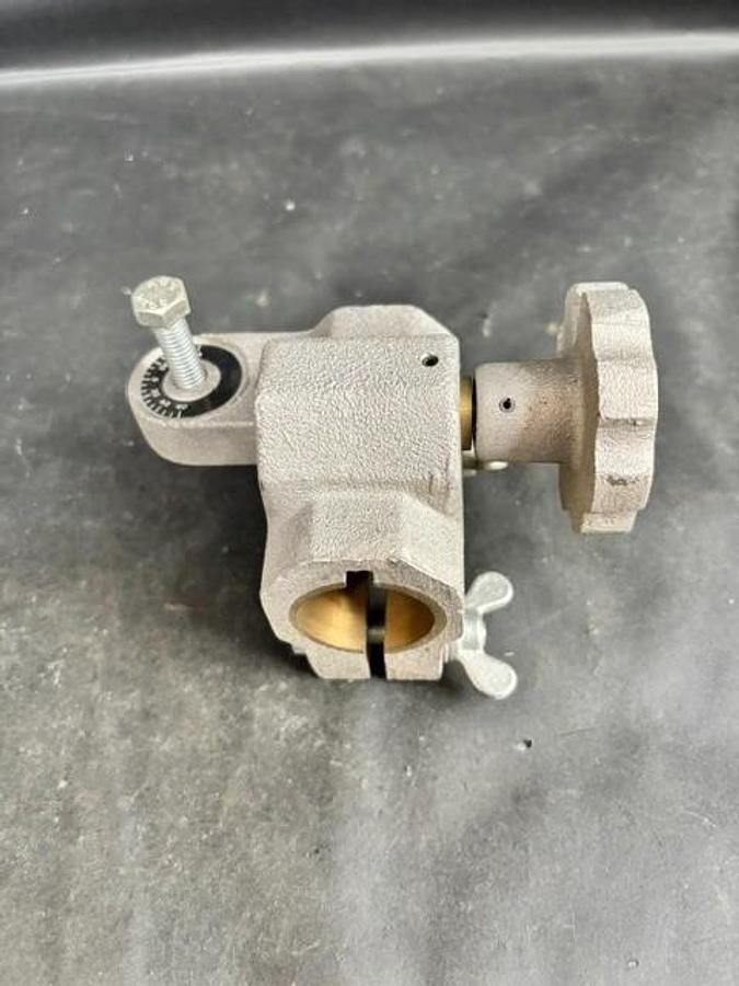 Used ACCURA 7/8" BORE UPPER GUIDE ASSEMBLY BRACKET