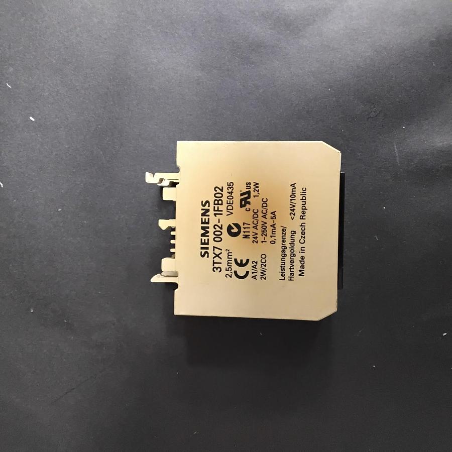 Used SIEMENS 3TX7002-1FB02 COUPLING RELAY ($13 OBO)