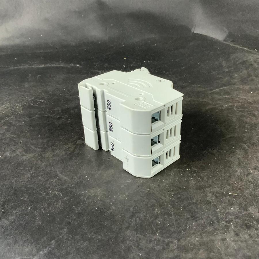 Used EDISON EHCC 3 POLE FUSE HOLDER ($15 OBO)