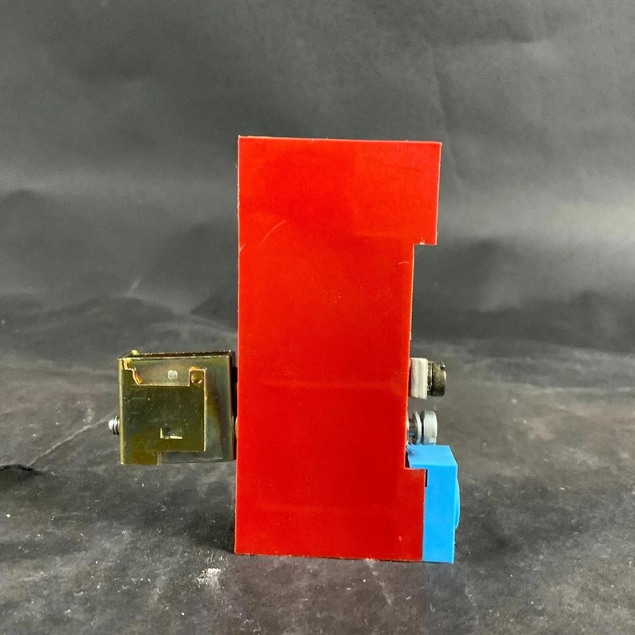 STAHL 8901/31-280/110/00 SAFETY BARRIER ($110 OBO)