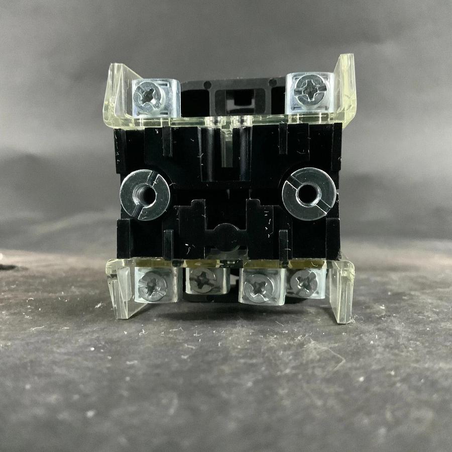 ALLEN BRADLEY 800T-QB24R PUSH BUTTON ($40 OBO)