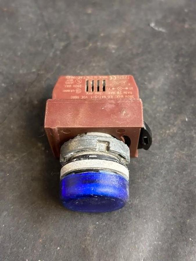 Used GENERAL ELECTRIC P9PDNV0 BLUE PILOT LIGHT ($11 OBO)