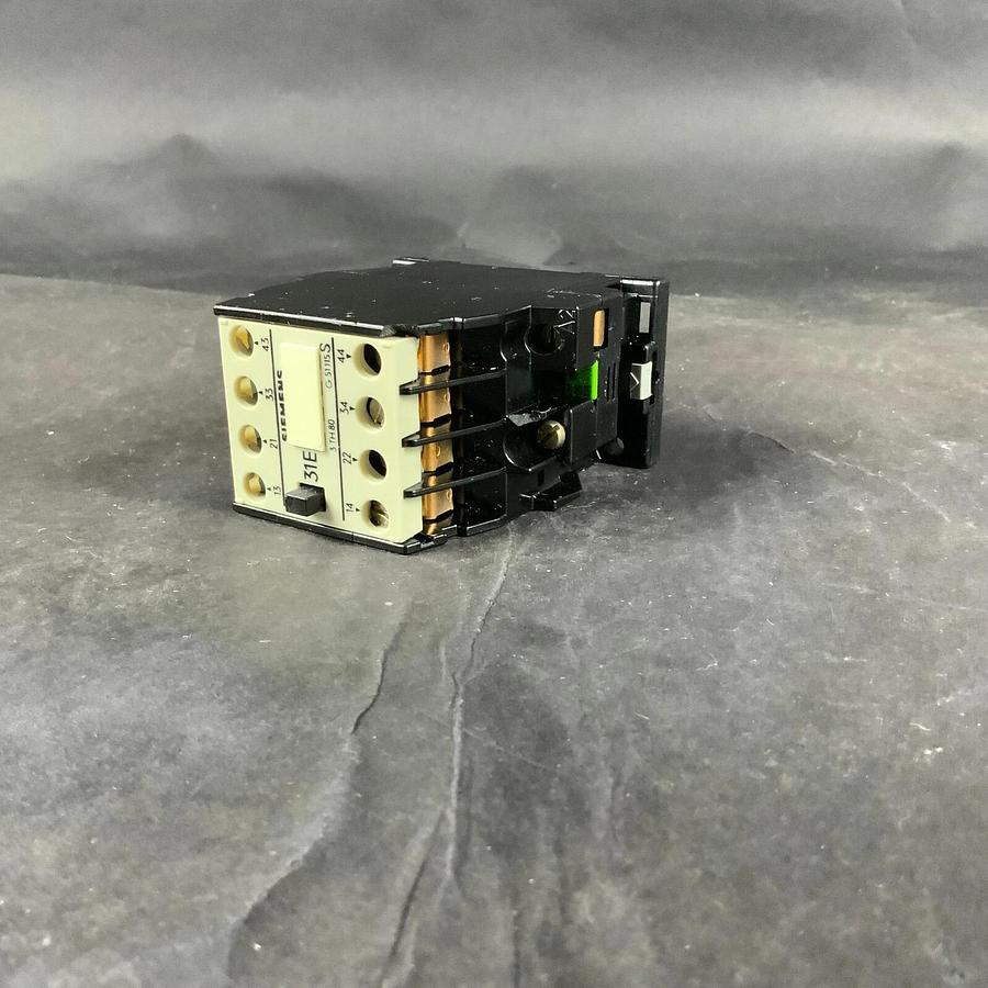 Used SIEMENS 3TH80 31-0A 240V CONTACTOR ($10 OBO)