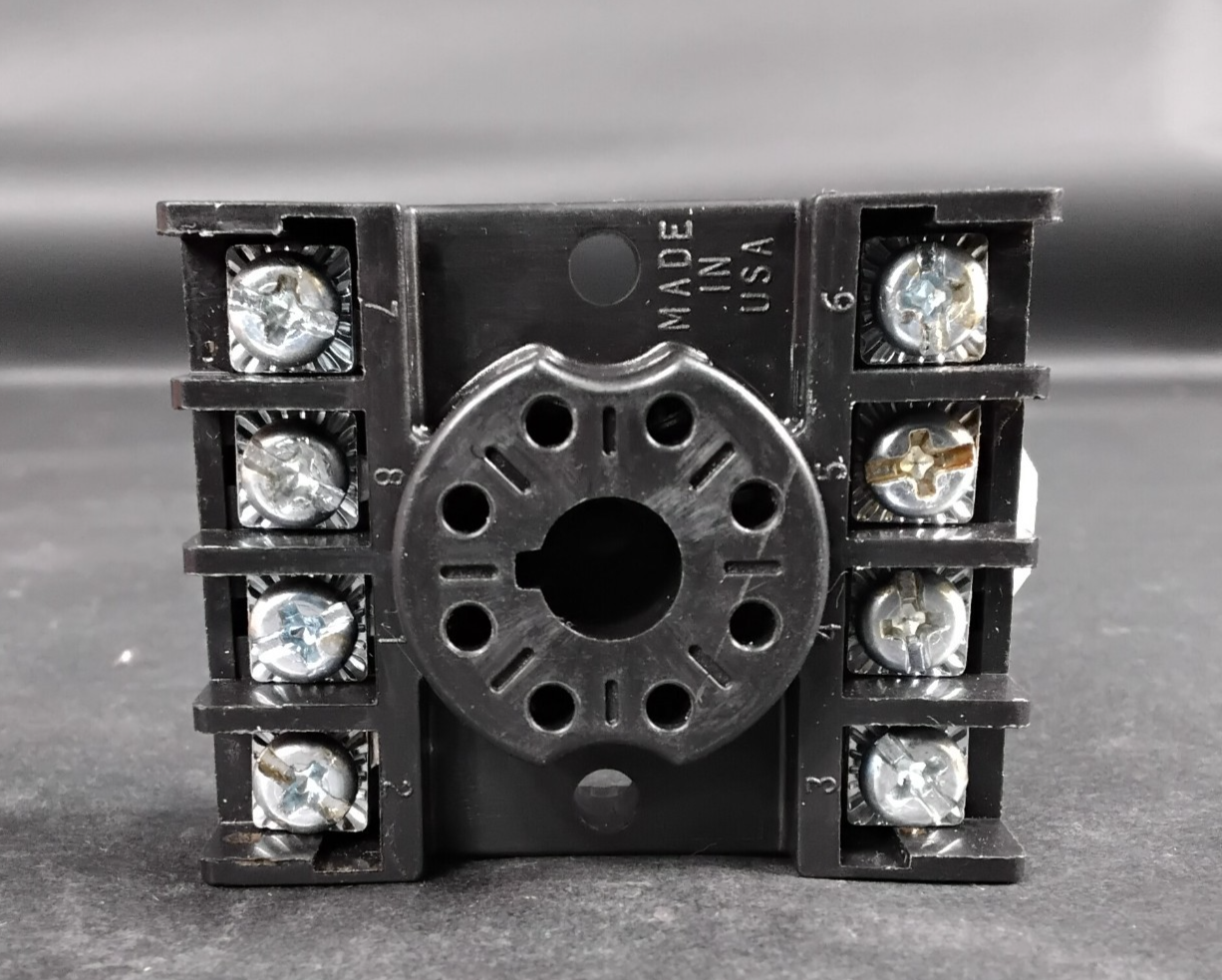 Used ALLEN BRADLEY 700-HN125-BLK RELAY SOCKET ($9 OBO)