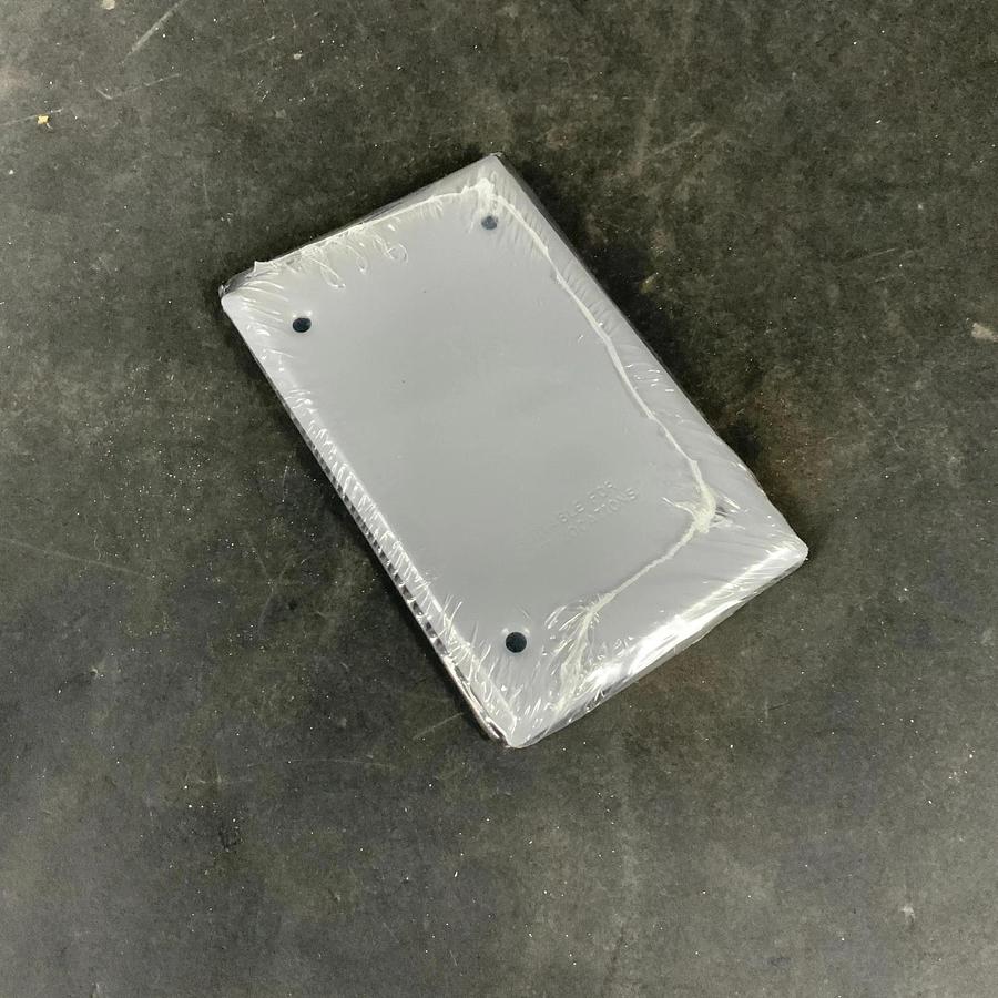 BELL OUTDOOR 5174-0 SINGLE GANG BLANK COVER ($8 OBO)