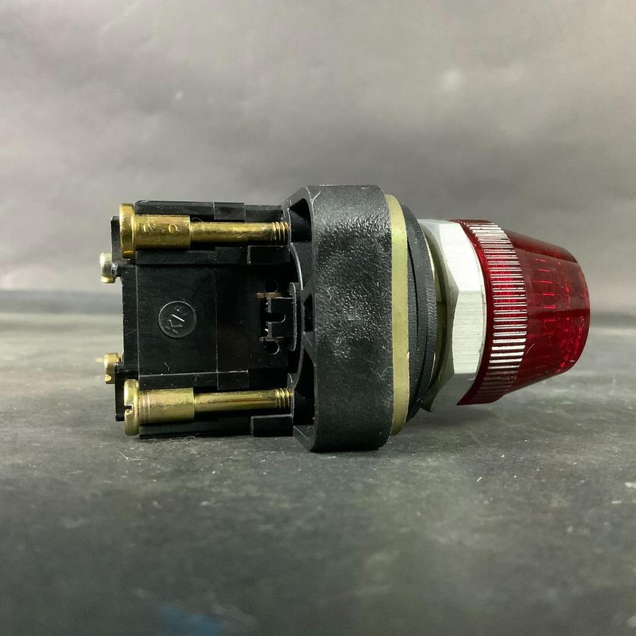 Used ALLEN BRADLEY 800T-P16 SER T RED INDICATOR LIGHT ($15 OBO)