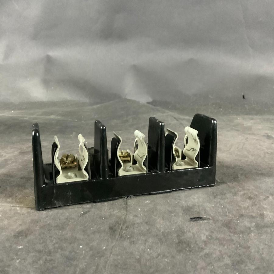 Used BUSSMANN 11241-3PR FUSE HOLDER ($12 OBO)