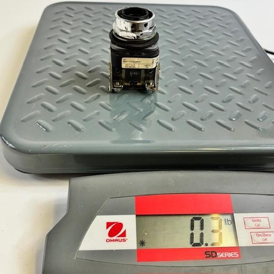 Used ALLEN BRADLEY 800T-FXQ24RA1 SER. T PUSH-PULL SWITCH