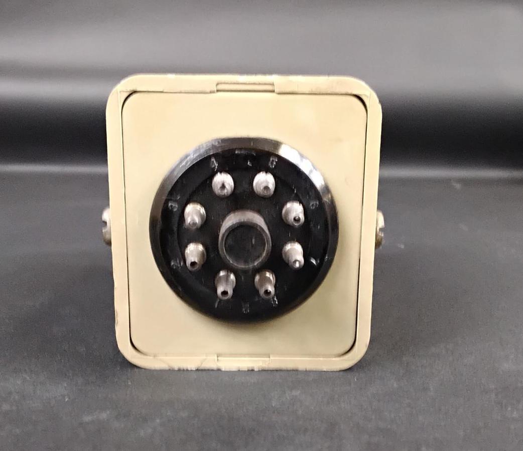 Used EAGEL SIGNAL CG2A6 TIME DELAY RELAY ($16 OBO)