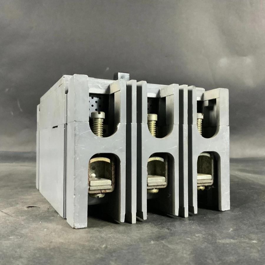 Used WESTINGHOUSE HFB3040L CIRCUIT BREAKER ($40 OBO)