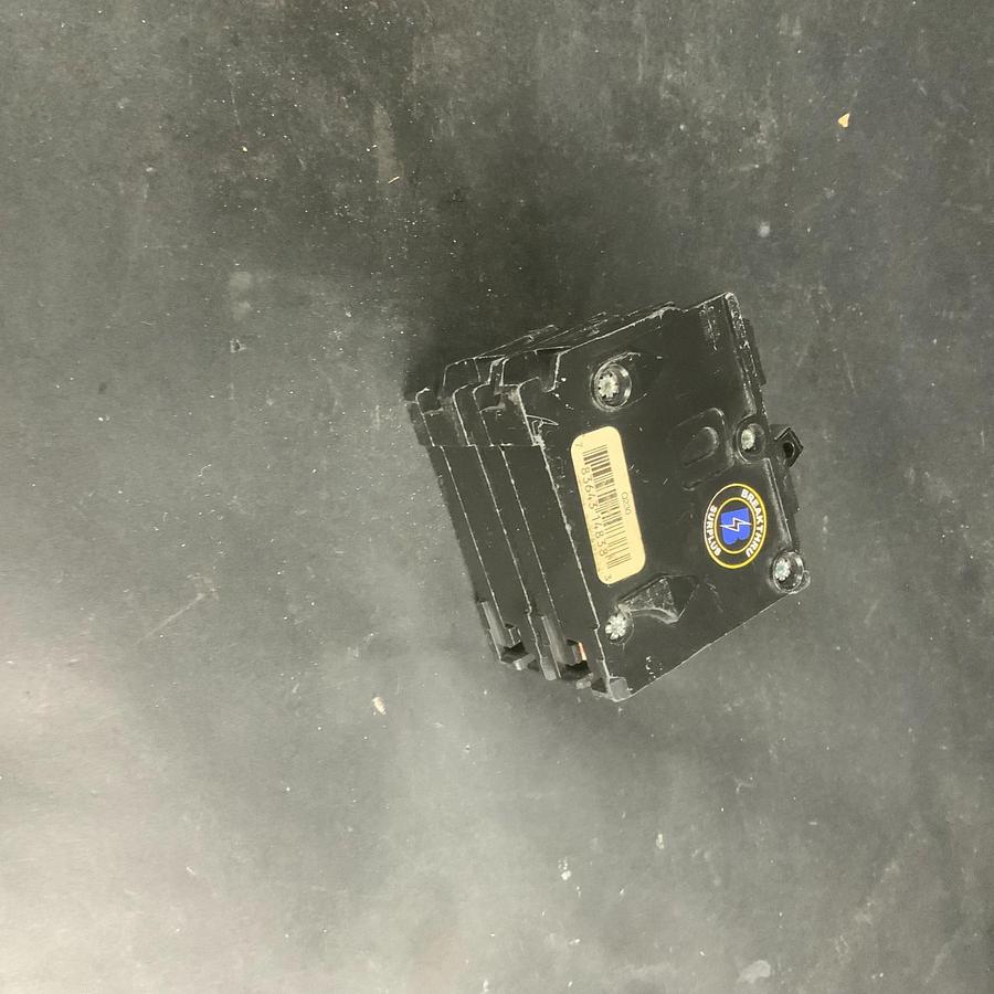 Used SIEMENS Q230 CIRCUIT BREAKER ($10 OBO)