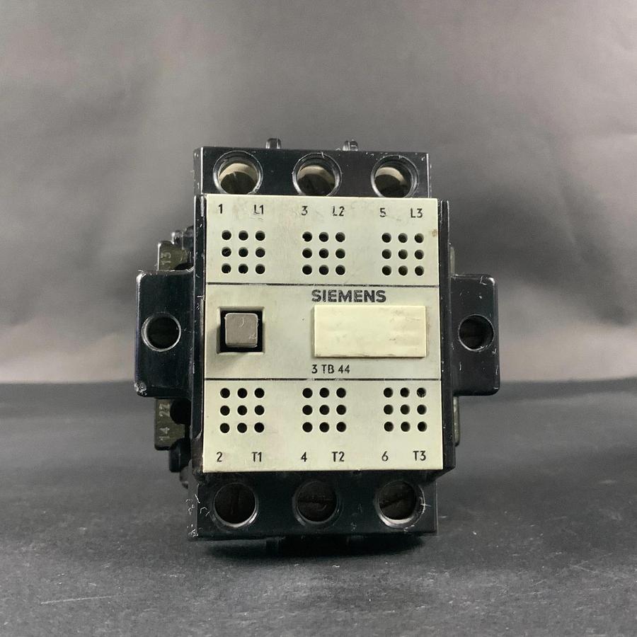 Used SIEMENS 3TB44 17-0A CONTACTOR ($45 OBO)
