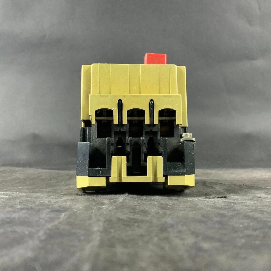 Used KLOCKNER MOELLER PKZM0-1.6-NA CIRCUIT BREAKER ($50 OBO)