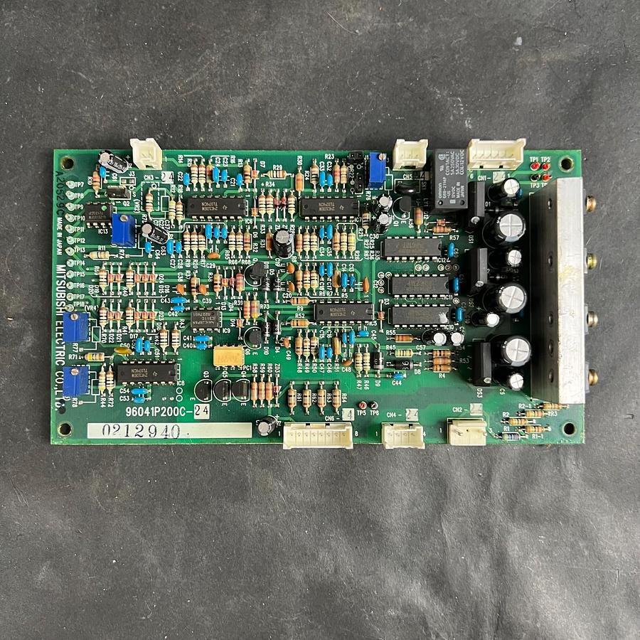 Used MITSUBISHI 96041P200C-24 CIRCUIT BOARD ($100 OBO)