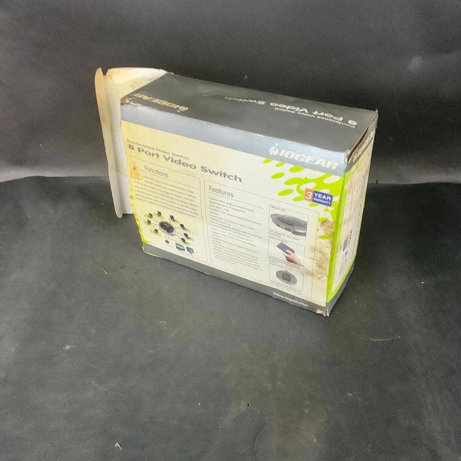 Used IOGEAR GVS881 8 PORT CONFERENCE VIDEO SWITCH ($25 OBO)