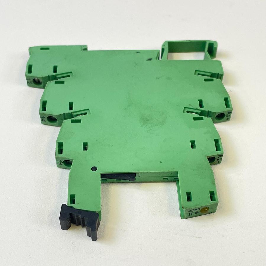 Used PHOENIX CONTACT PLC-BSC-24DC/21 RELAY BASE 24VDC INDUSTRIAL INTERFACE MODULE