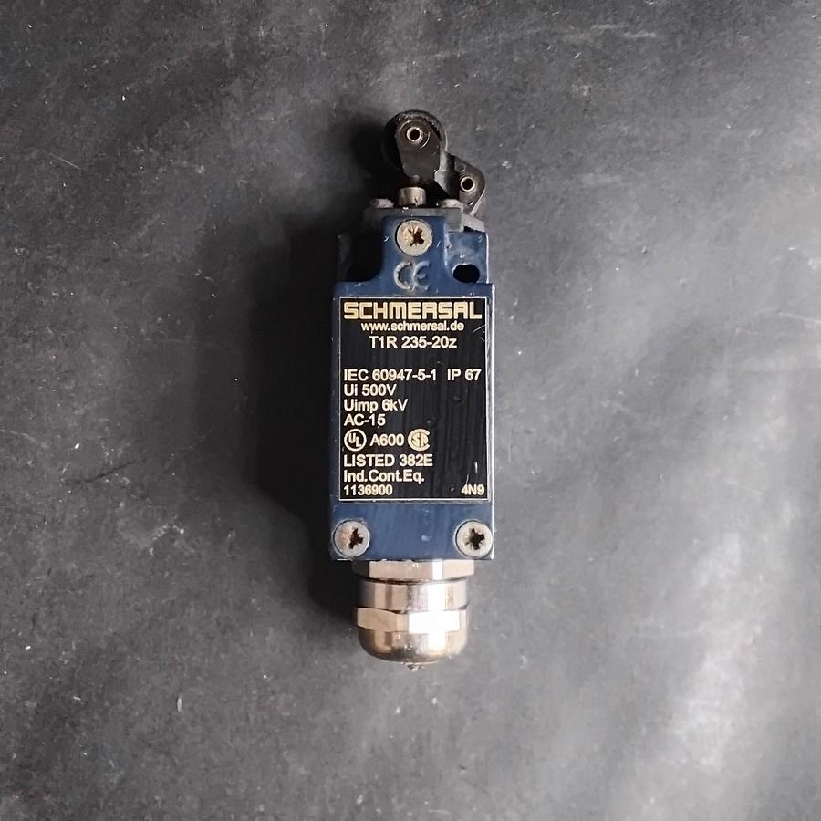 Used SCHMERSAL T1R 235-20Z LIMIT SWITCHES ($25 OBO)