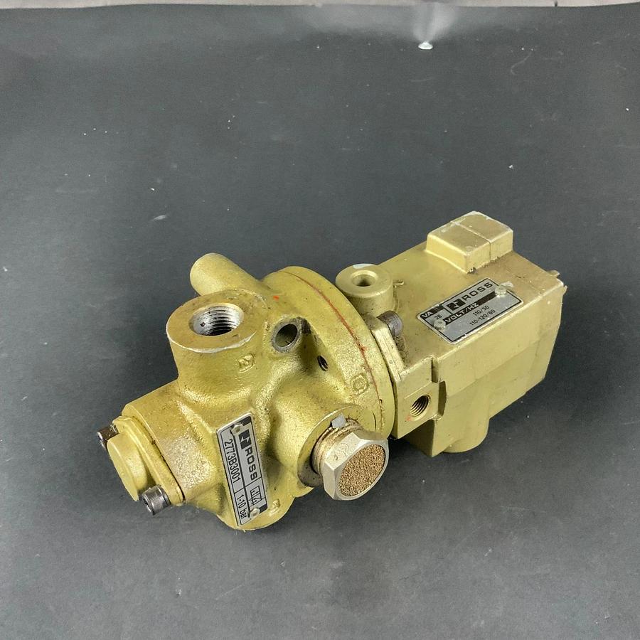 Used ROSS 2773B3001 DIRECTIONAL CONTROL VALVE ($300 OBO)