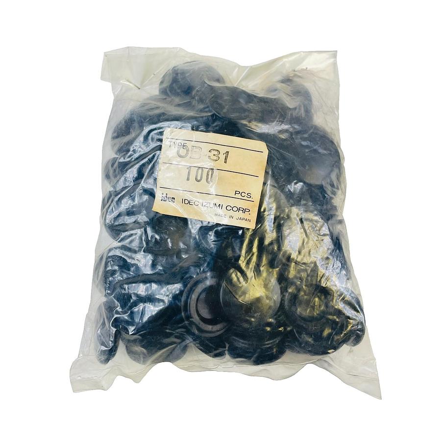 IDEC IZUMI OB-31 BLACK RUBBER HOLE MOUNTING PLUG 22MM 100PCS NEW SEALED