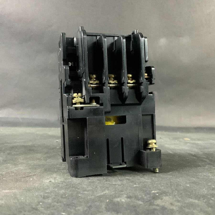 Used HITACHI H20 MAGNETIC CONTCTOR ($30 OBO)