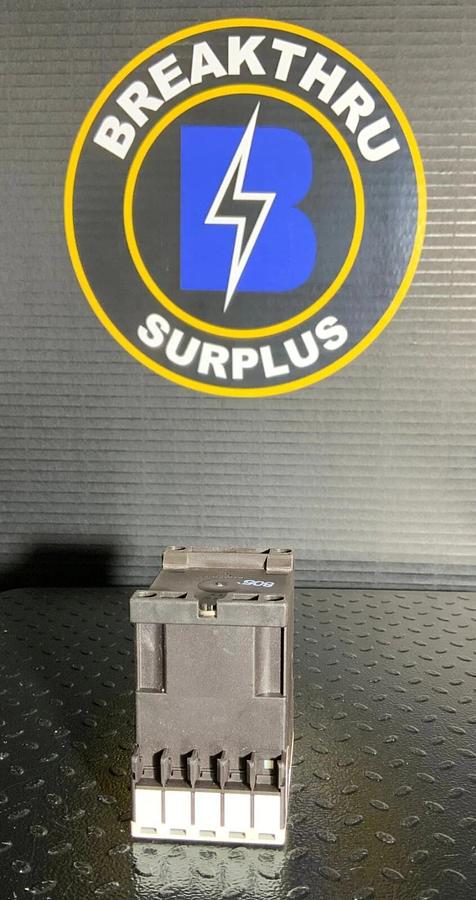 Used SIEMENS 3RT1517-2BB40 CONTACTOR ($30 OBO)