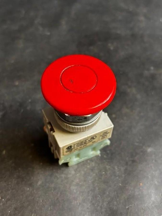 Used IDEC ABW410-R EMERGENCY PUSHBUTTON