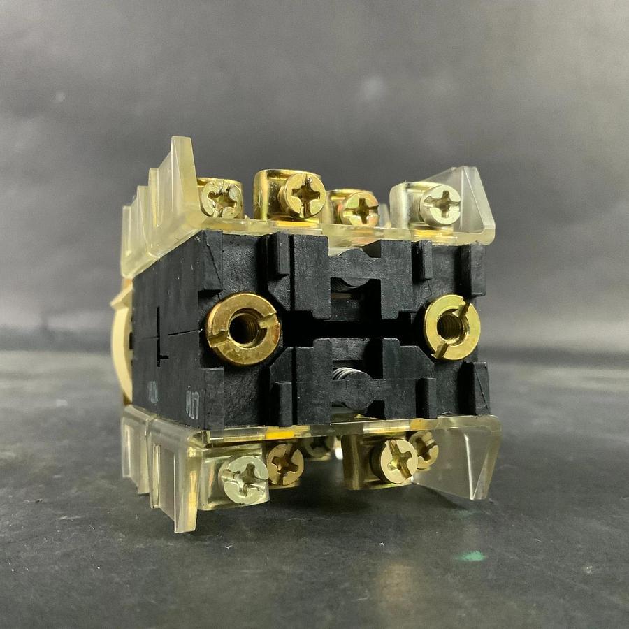 Used ALLEN BRADLEY 800T-J91 SELECTOR SWITCH ($45 OBO)