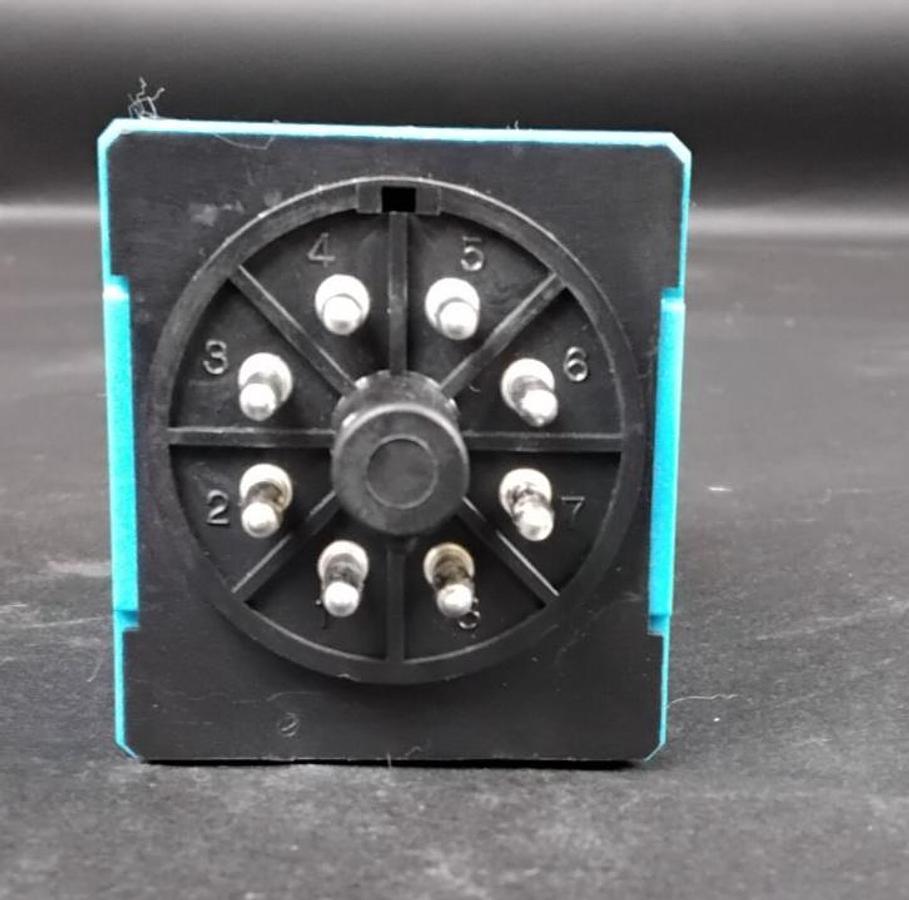 Used IDEC RTE-P11  TIME DELAY RELAY ($35 OBO)